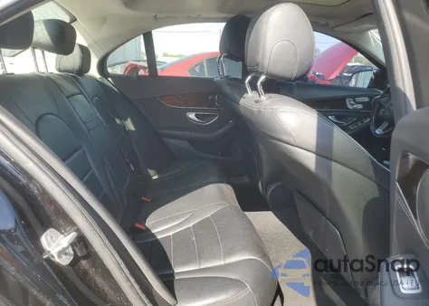 2016 Mercedes-Benz C 300 4Matic z USA, uszkodzony, nr VIN WDDWF4KB0GR135568